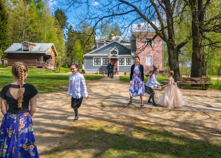 Интерактивная семейная программа «Мир детства»